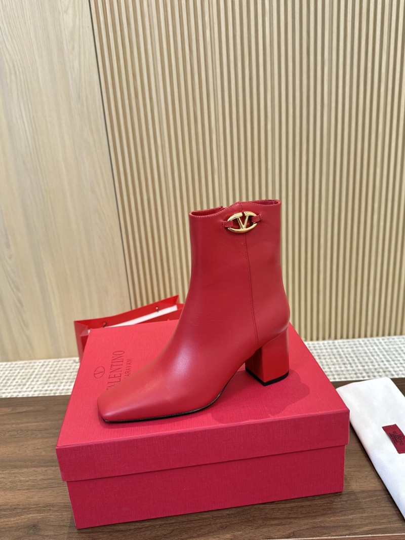 Va1e*ntin0 boots